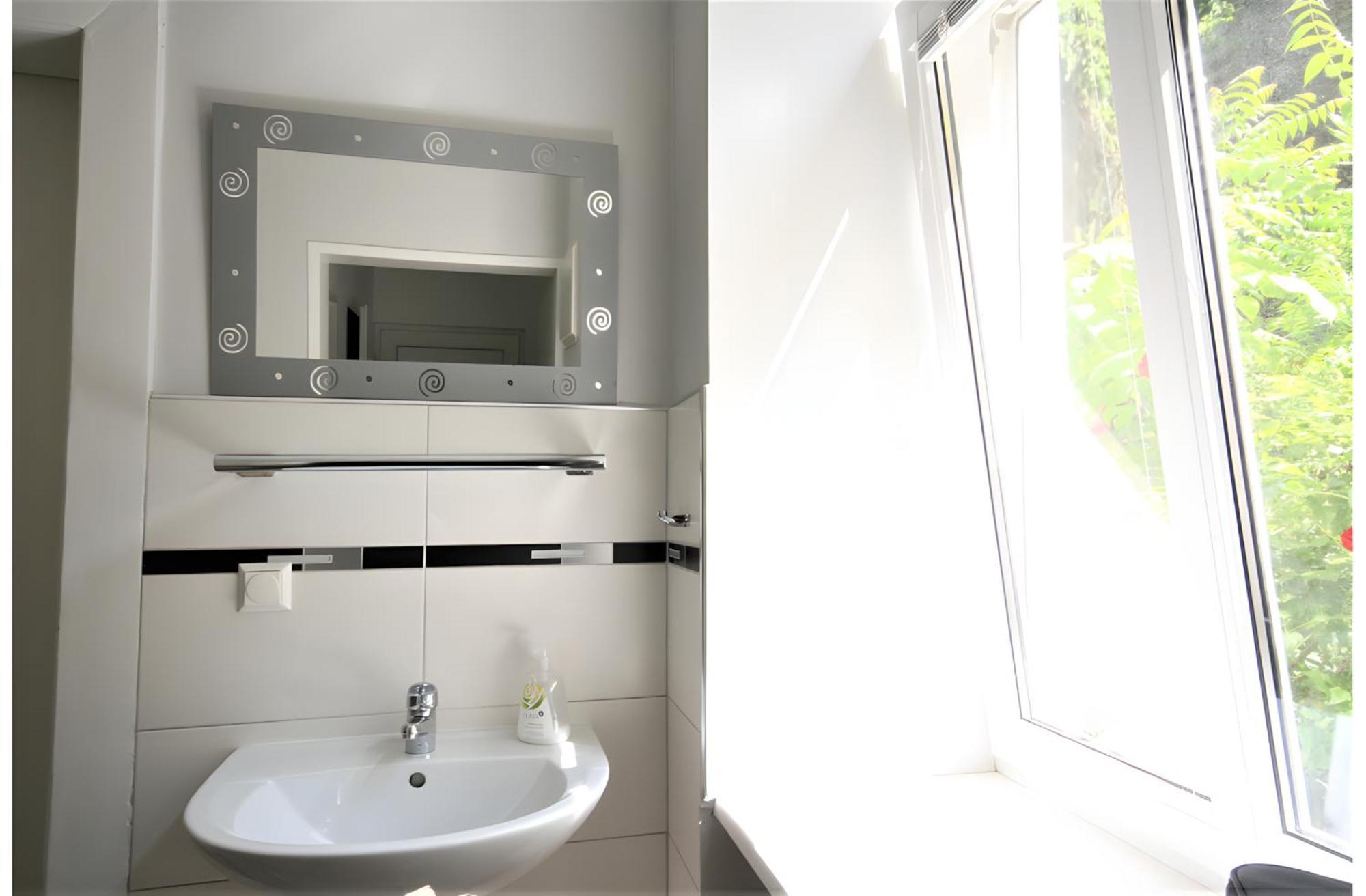 Modern Flat With 2 Rooms, Close To Schoenbrunn Bécs Kültér fotó